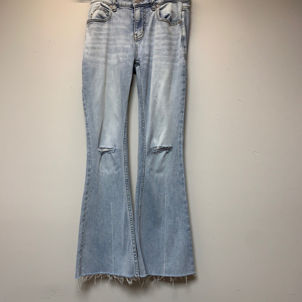 Shyanne Flare Jeans Womens 26 Light Blue Excellent Distressed Raw Hem Bell Botto
